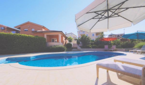 Отель Apartments Meri  Лижнян